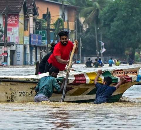 Asiyada fəlakət – ölü sayı 1 000-i keçdi, dəfələrlə çox itkin var 