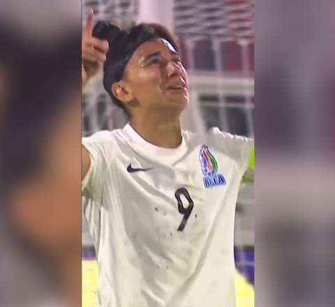 Qolunu vəfat edən anasına həsr etdi - VİDEO 