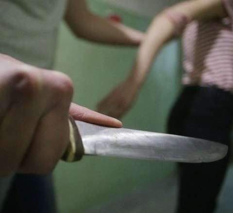 Goranboyda qardaş qonşudan hamilə qalan bacısını öldürmək istədi - TƏFƏRRÜAT 