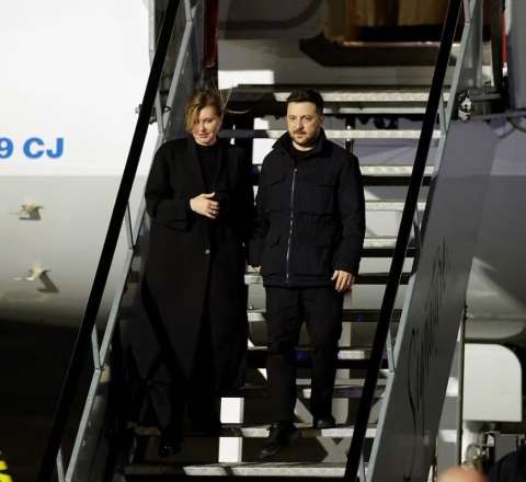 Zelenskinin təyyarəsinin yaxınlığında naməlum dronlar uçdu 