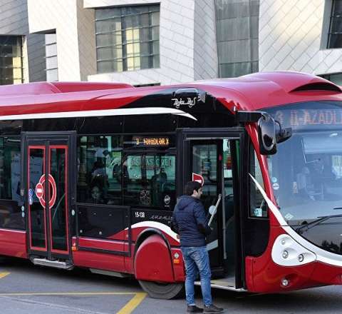 "30-40 avtobus qarajda qalıb, təmir etdirmirlər" - Sürücüdə “BakuBus” rəhbərliyinə ağır ittihamlar 