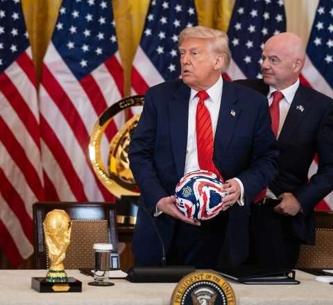 Donald Tramp FIFA Sülh Mükafatına layiq görüldü 