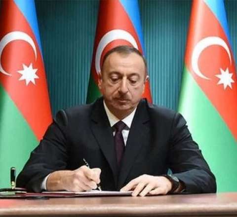 Prezident Tofiq Bakıxanovu təltif etdi - SƏRƏNCAM 