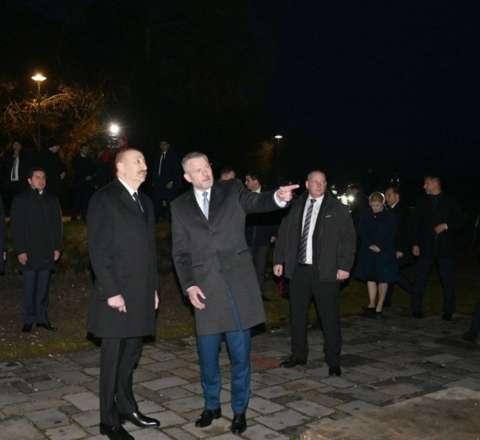 Prezidentlər “Azadlıq Qapısı” abidəsini ziyarət etdi - Foto 