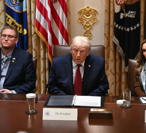 "Sən ən bezdirici müxbirsən" - Tramp  