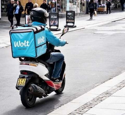 Moped sürənlərdən sürücülük vəsiqəsi tələb olunacaq 