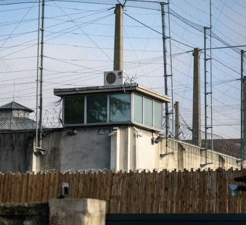 Həbsxanadan film kimi qaçış – “Dron”la göndərilən alətlə barmaqlıqları kəsdilər 