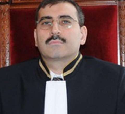 Prezidentin rektor təyin etdiyi Rövşən İsmayılov KİMDİR? - DOSYE 