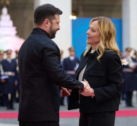 Melonidən Zelenskiyə eyham: Güzəştə get... 