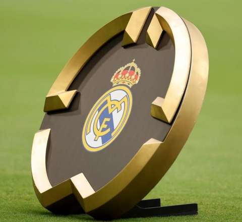 "Real Madrid" məşhur futbolçu ilə yollarını AYIRIR 