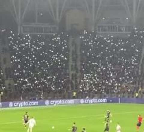 “Qarabağ” azarkeşlərindən möhtəşəm işıq-şou... - VİDEO 