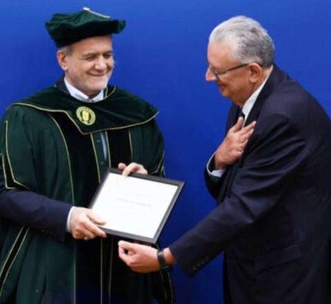 Pezeşkiana Qazaxıstanda fəxri doktorluq dərəcəsi verildi 