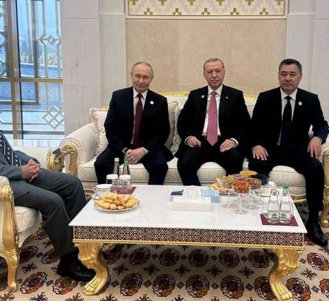 Aşqabadda dövlət başçılarının səmimi söhbəti - VİDEO 