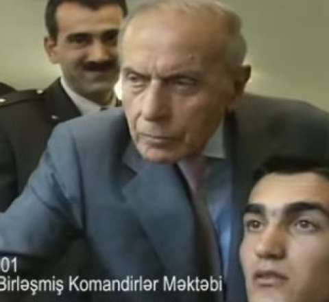 "Keşfiyyat yox, kəşfiyyat..." - Heydər Əliyevlə kursantın maraqlı dialoqu - VİDEO 