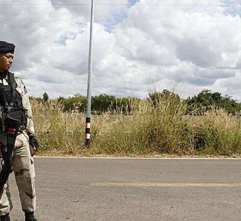 Kamboca bütün sərhəd keçidlərini Taylandla bağladı 