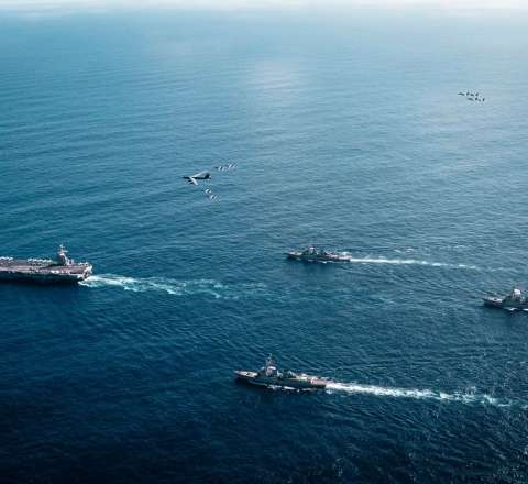 Maduro hərbi gəmiləri dənizə çıxardı – ABŞ-Venesuela müharibənin bir addımlığında  