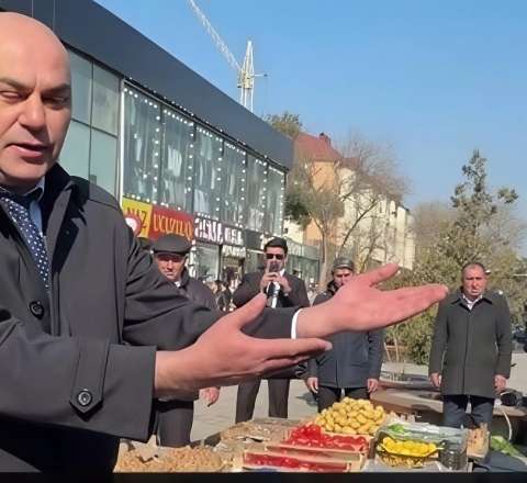 "Mərkəzdə olar, ucqarda olmaz?" - Sumqayıtda küçə ticarəti ilə mübarizə narazılıq yaratdı - VİDEO 