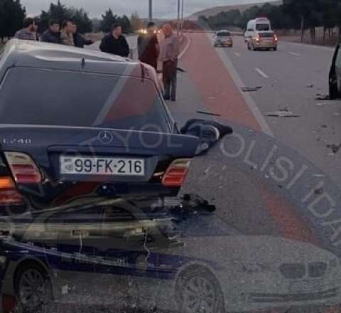 Maşın hasara çırpıldı: ölən var 