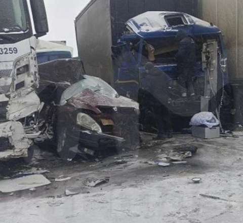 Rusiyada dəhşətli qəza – “Ölüm şosesi”ndə azı 6 nəfər həlak olub, yaralılar var – FOTO 