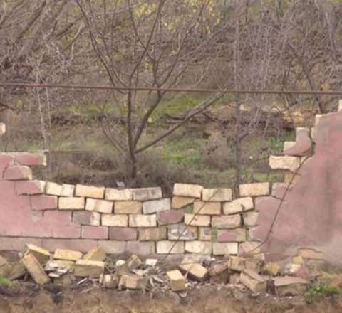 "Hasarımı uçurub bina tikirlər" VİDEO 