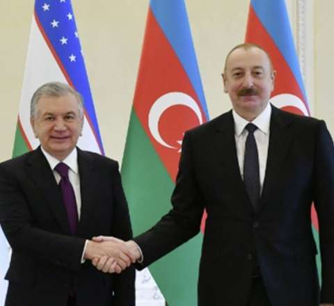 Mirziyoyev Əliyevə zəng etdi 