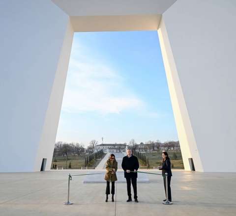 İlham Əliyev Xankəndidə Zəfər parkının açılışında iştirak edib – FOTO – YENİLƏNİB 