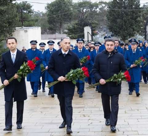 J2-8243 reysinin faciəsinin ildönümündə həlak olanların xatirəsi anılıb - FOTOLAR 