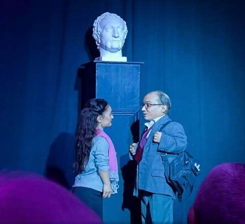 Balaca boylu aktyorların teatrı fəaliyyətə başladı – VİDEO 