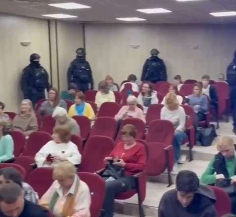 Putinin vətənində Zelenski üçün dua mərasimi – 70 nəfər həbs olundu – VİDEO 