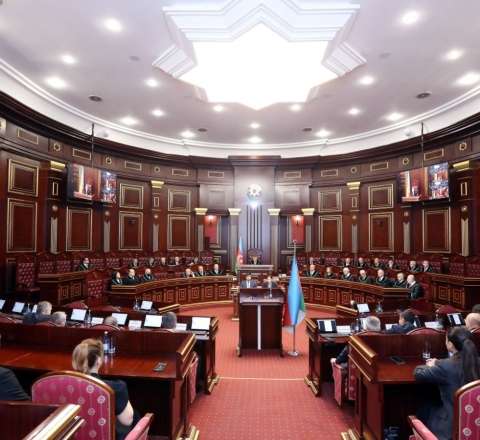 Yeni təyin olunan 45 hakim Ali Məhkəmədə and içib (FOTO) 