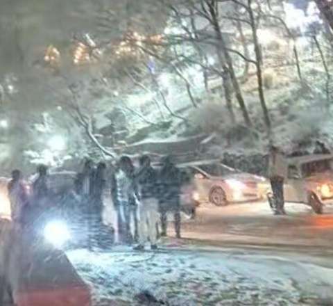 Hacıkənddə qar qəzaya səbəb oldu - FOTO 