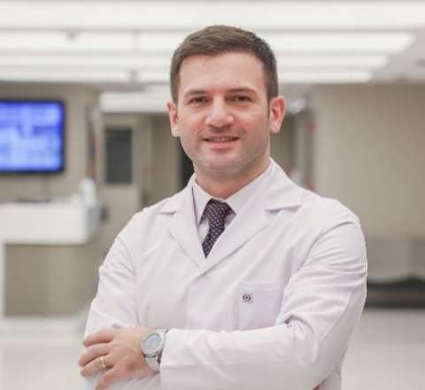 Əməkdar artistin əməliyyatdan sonra bədəni çürüyür? 