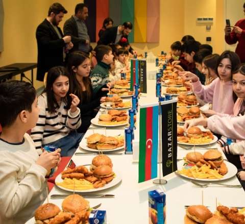 “Bazarstore” media nümayəndələrinin övladları üçün Yeni il şənliyi keçirdi - FOTO 