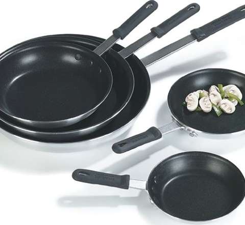 Teflon tavalar Avropada qadağan edildi – Qərar bu gündən qüvvəyə mindi 