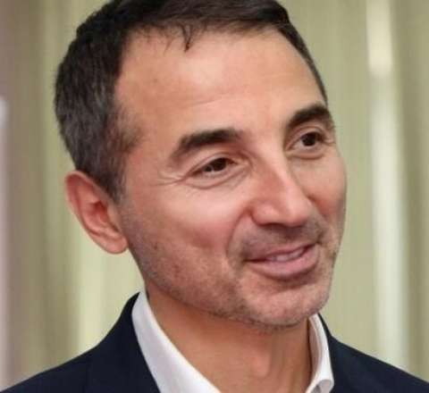 Adnan Əhmədzadənin sərvəti açıqlandı 