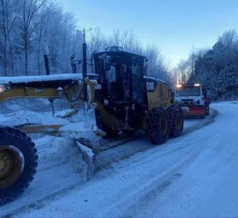 İsmayıllıda "Prado" buzlu yolda aşdı - VİDEO 