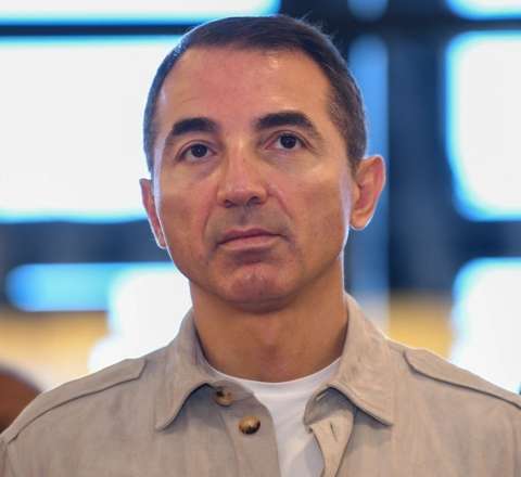 Adnan Əhmədzadə iz azdırır: 10-12 milyon, yoxsa 10-12 milyard sərvət? 