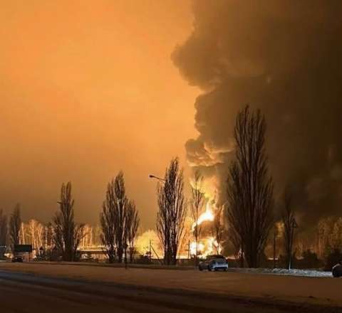 Ukrayna Belqorodu vurdu – Neft bazasında yanğın baş verdi 