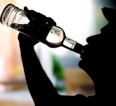  Spirtli içkidən zəhərlənib öldü 