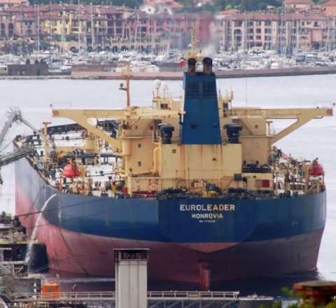 Türkiyə sahillərində Rusiya tankeri vuruldu 