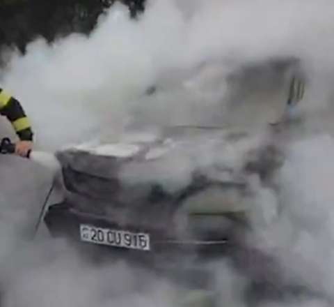 Binəqədidə “Opel” yandı - VİDEO 