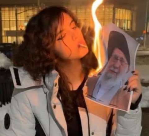 Trampdan sərt xəbərdarlıq – “Rejim çökmə həddindədir” 