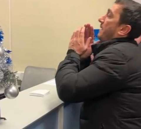 Azərbaycanlılar Moskva hava limanında çıxılmaz vəziyyətə düşdü – VİDEO 