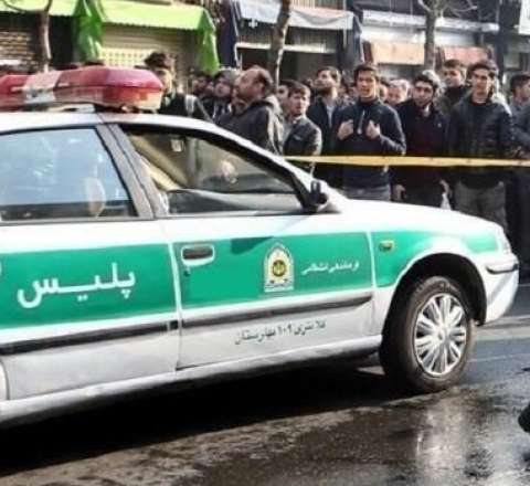 Tehranda polislər “Kalaşnikov”la öldürüldü 