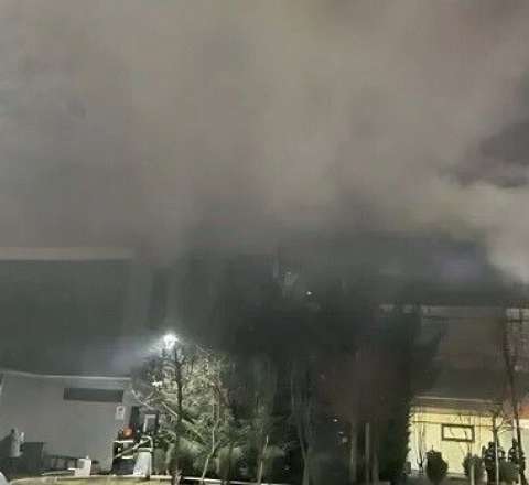 Tiflisdə ticarət mərkəzində güclü yanğın - FOTO 