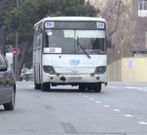 206 nömrəli avtobus 3 təkər üzərində hərəkət edib? – VİDEO 