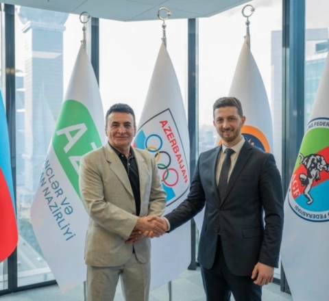 Güləş millimiz məşhur məşqçiyə tapşırıldı 