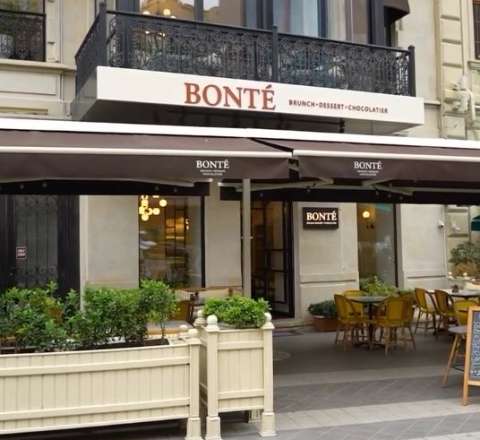 Bakının mərkəzindəki məşhur restoranın tavanı çökdü – Yaralılar var 