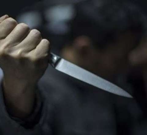 Şəmkirdə 18 yaşlı gənc 40 yaşlı həmkəndlisini bıçaqladı 