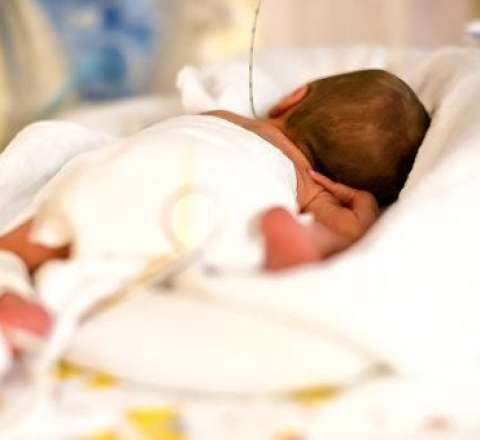 Şəkidə 1 yaşlı körpə qəfil dünyasını dəyişdi  